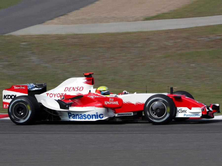  Toyota TF107 2007 года  (фото 14 из 31)